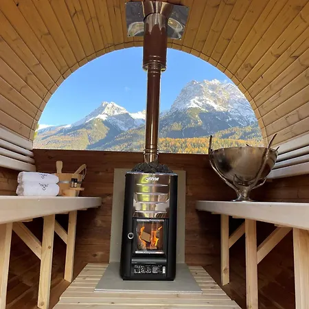 Meis Mit Bergblick Scuol