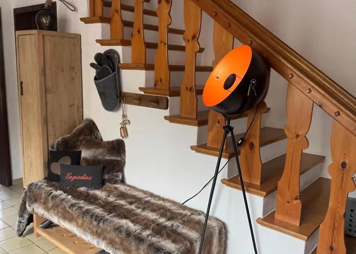 Meis Mit Bergblick Scuol